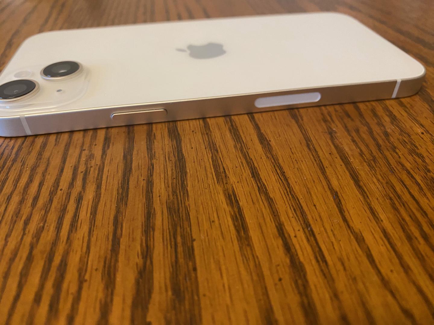 Apple iPhone 14 Plus, color Starlight