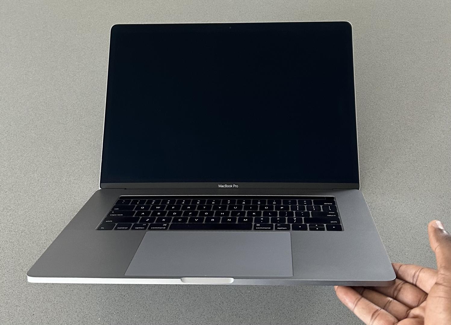 MacBook Pro 2016 (With Touch Bar) - 15", color Gray