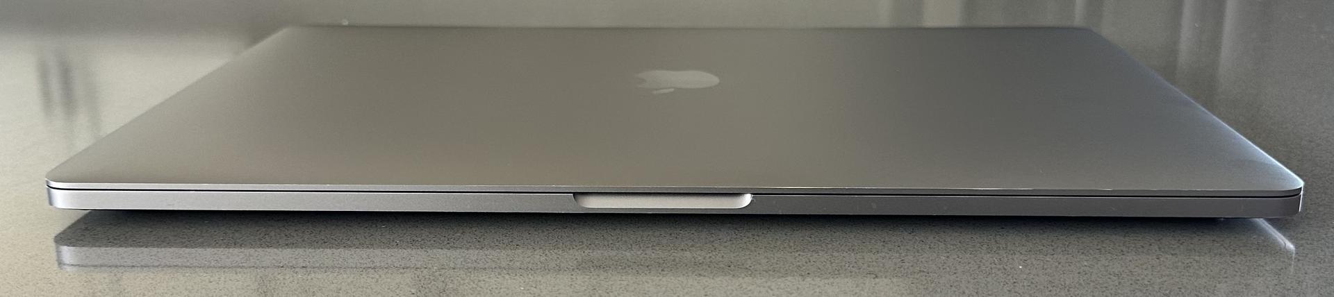 MacBook Pro 2017 (With Touch Bar) - 15", color Gray