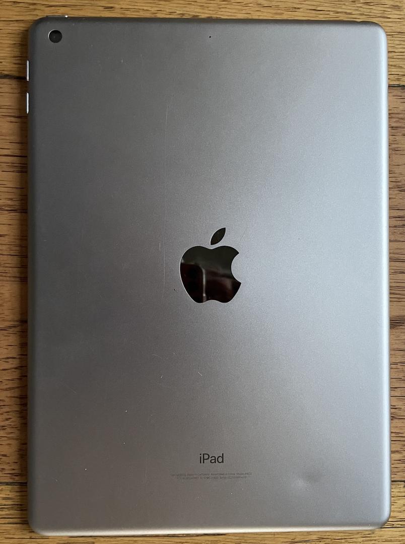 Apple iPad 5th Gen, color Silver