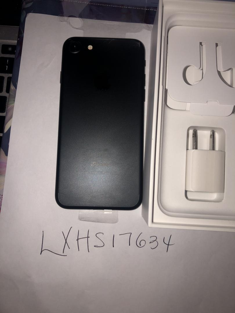 Apple iPhone 7 - Spectrum, Black, 32GB, A1660 - LXHS17634