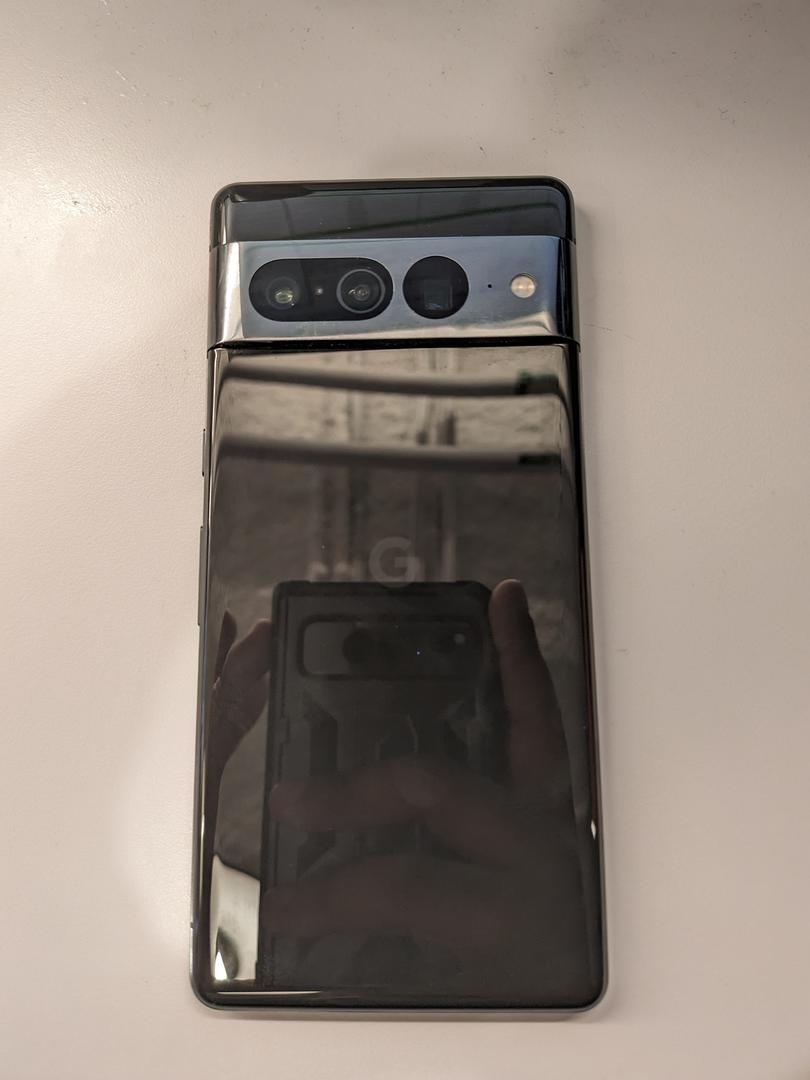 Google Pixel 7 Pro, color Obsidian