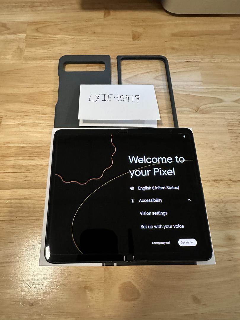 Google Pixel Fold, color Obsidian
