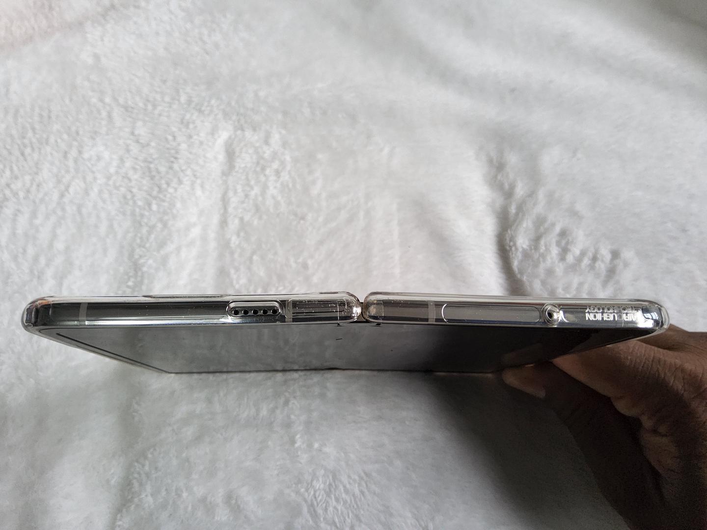 Google Pixel Fold, color Porcelain