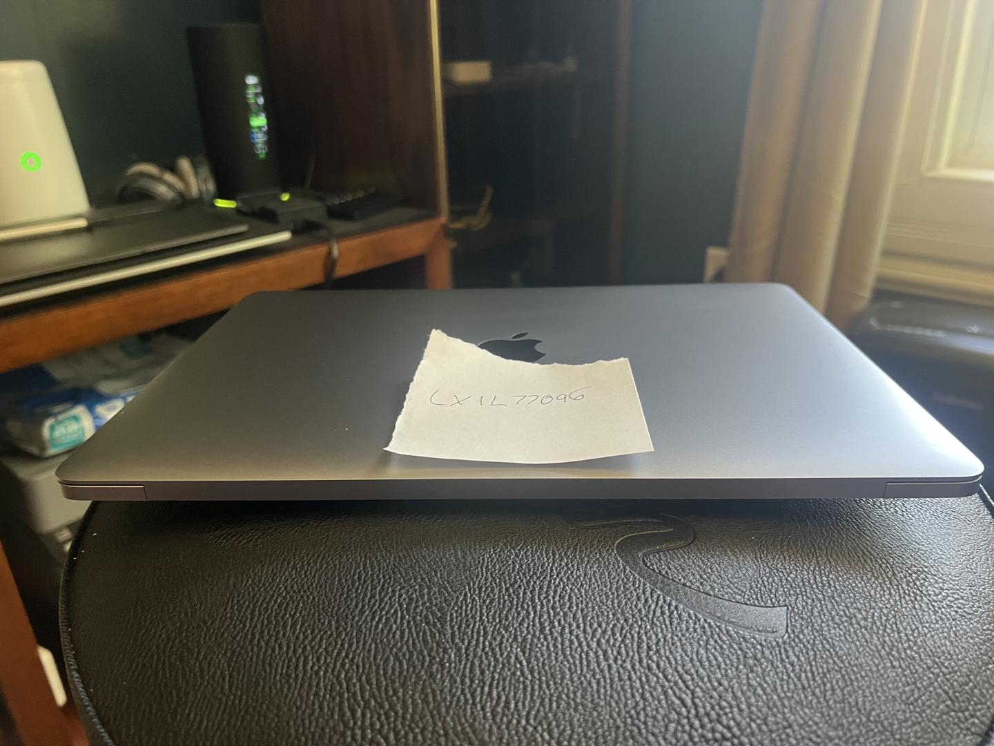 MacBook Pro 2020 - 13", color Gray