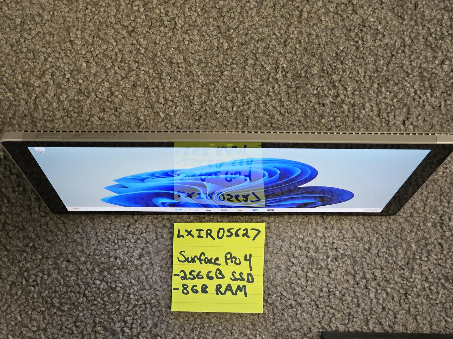 Microsoft Surface Pro 4 - 12.3 Inch, color Silver