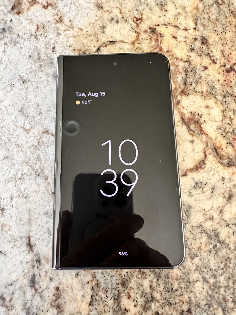Google Pixel Fold, color Obsidian