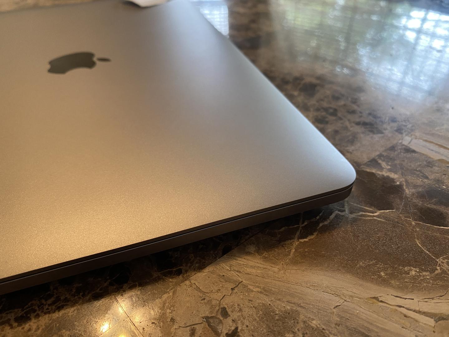 MacBook Pro 13インチ スペースグレー　2022 Amazon.com: 2022 Apple MacBook Pro with Apple M2 Chip (13-inch