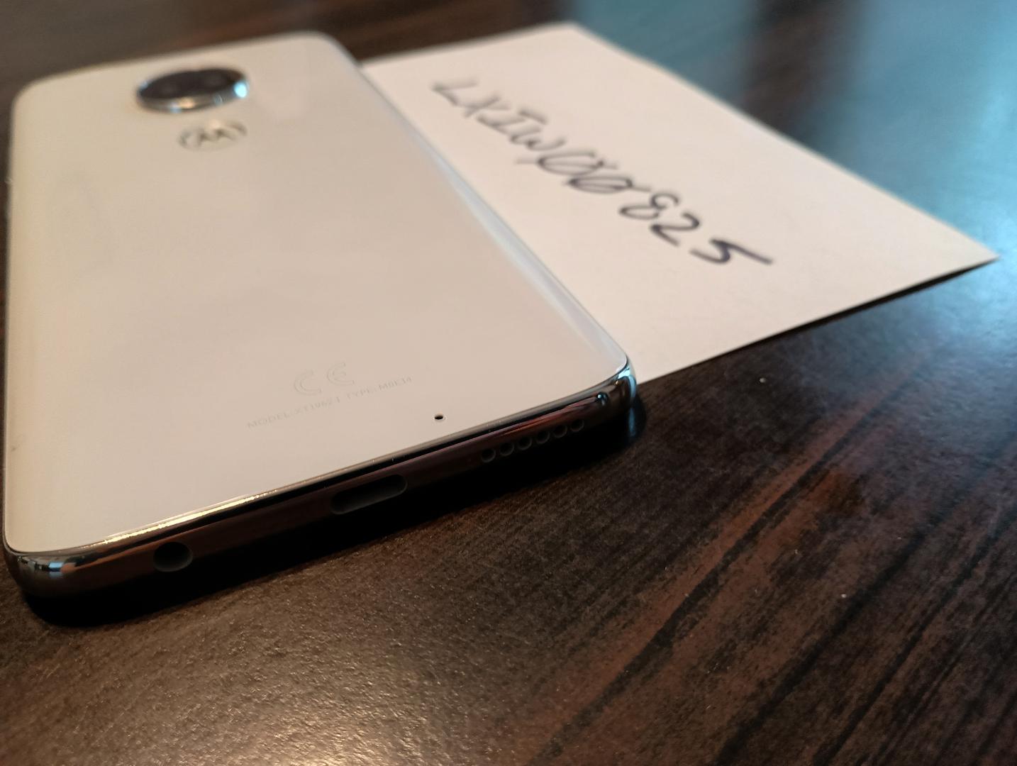 Moto G7, color White