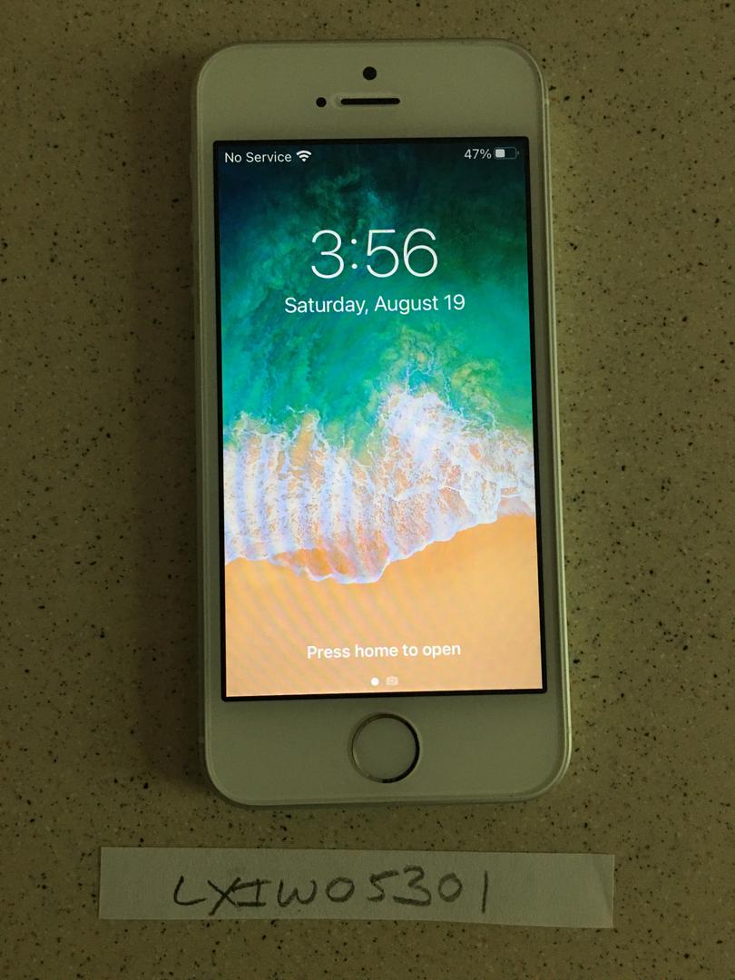 Apple iPhone SE 1st Gen 2016, color Silver