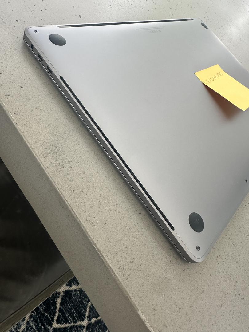 MacBook Pro 2018 (With Touch Bar) - 15", color Gray