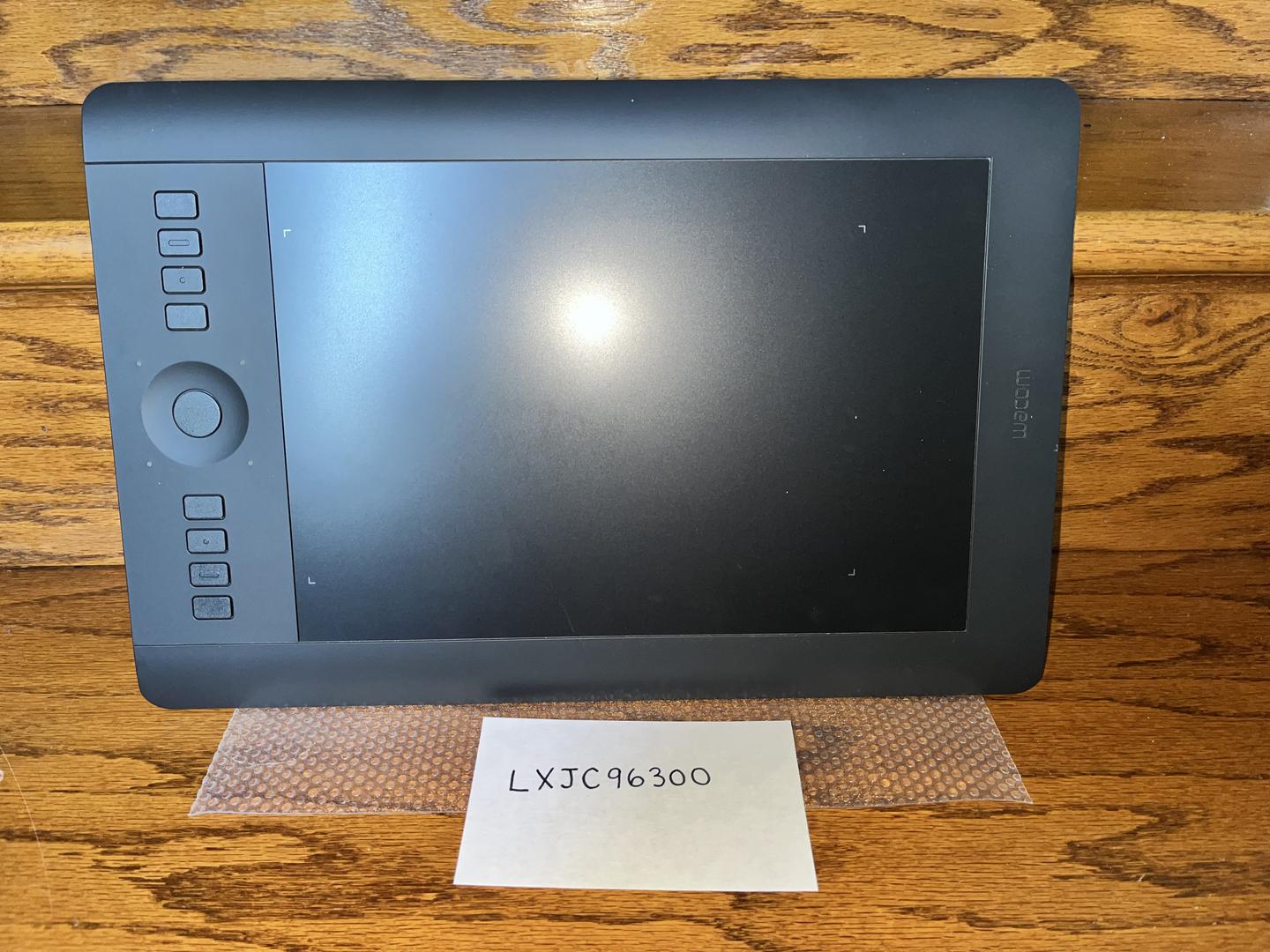 Wacom Intuos Pro, color