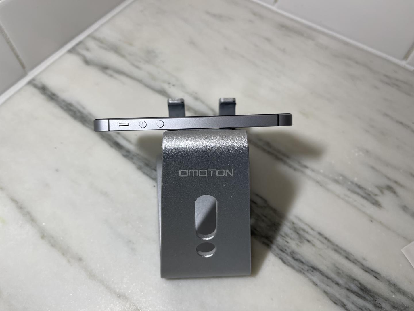 Apple iPhone SE 1st Gen 2016, color Grey