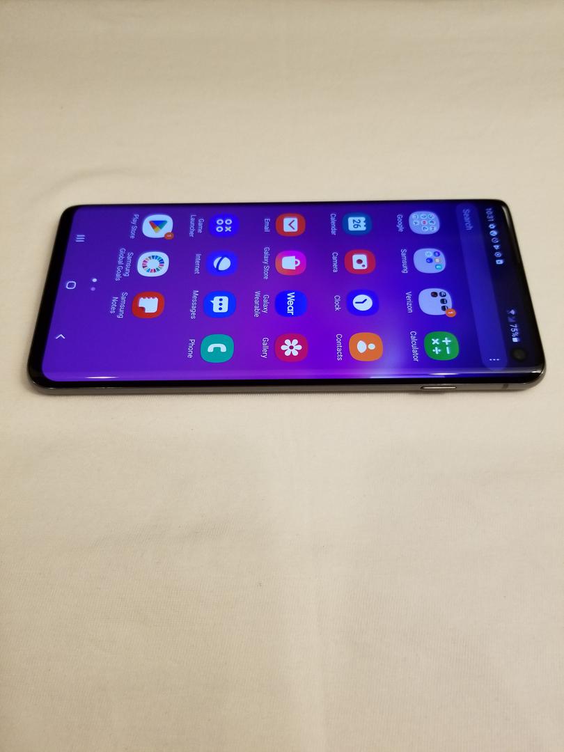 Samsung Galaxy S10, color Black
