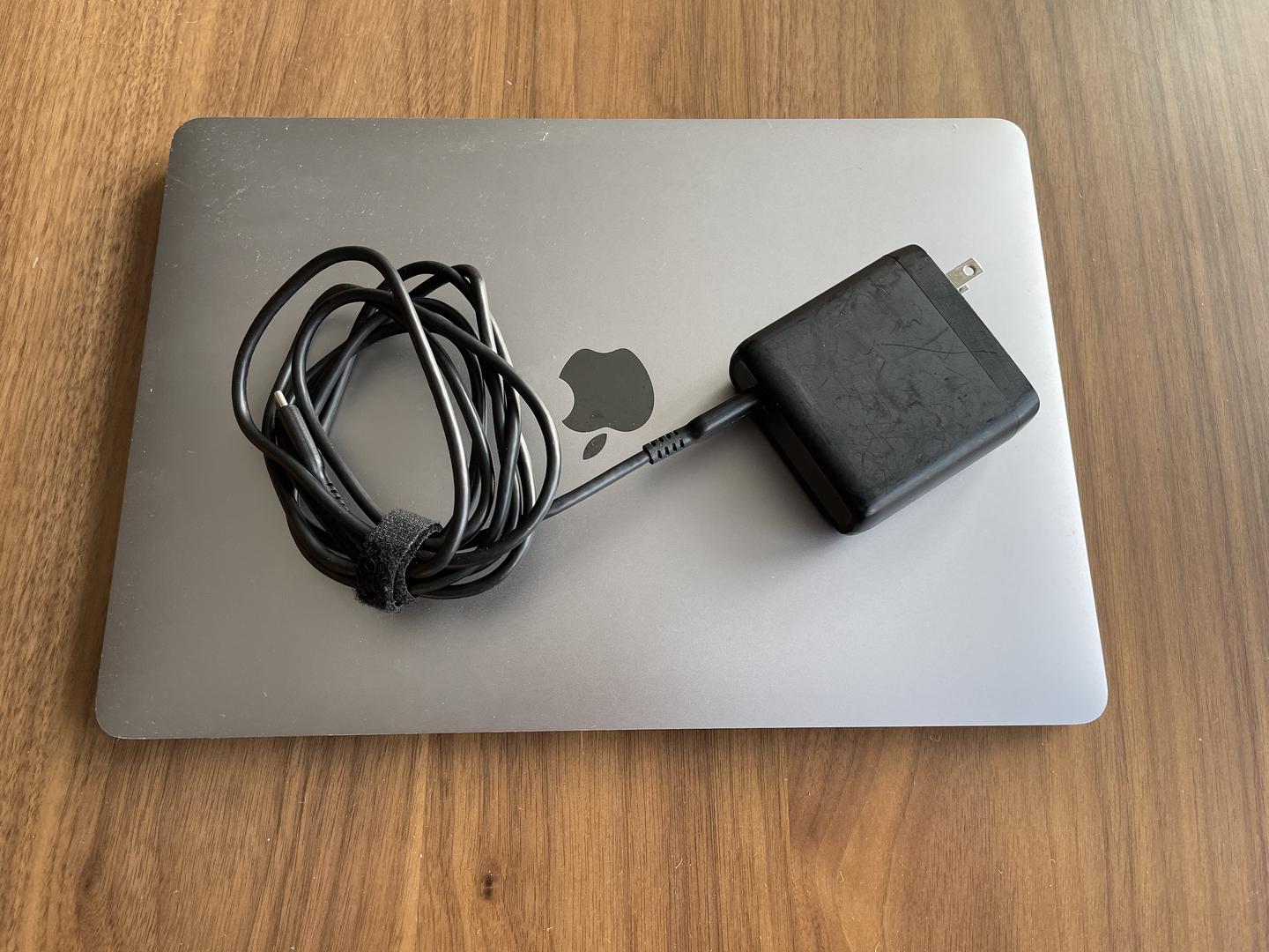 MacBook Air 2020 - 13", color Gray