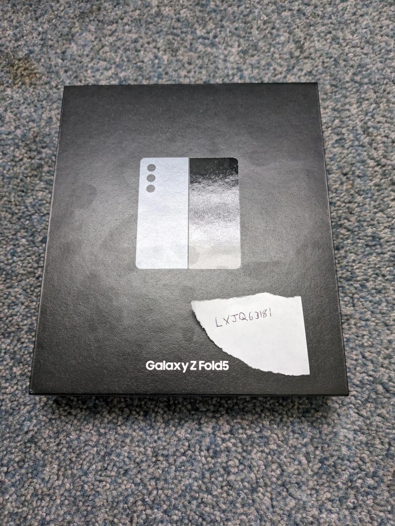 Samsung Galaxy Z Fold5, color Icy Blue