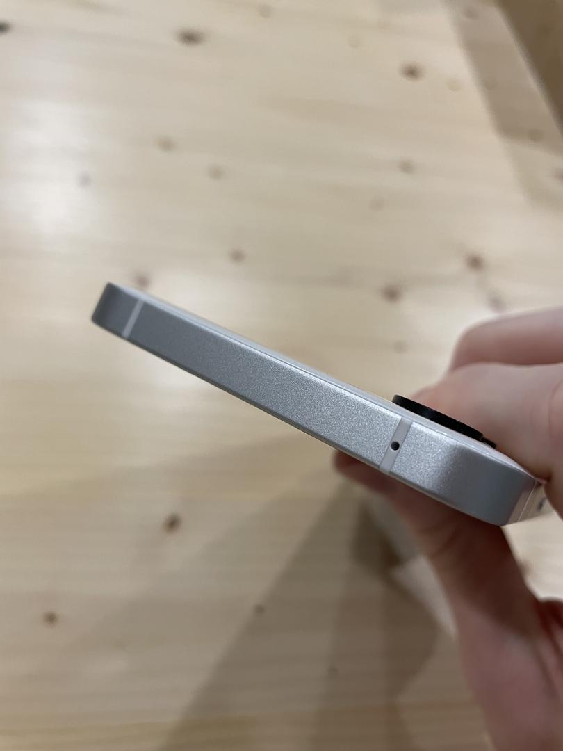 Nothing Phone (2), color White