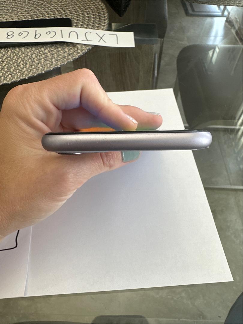 Apple iPhone 11, color Purple