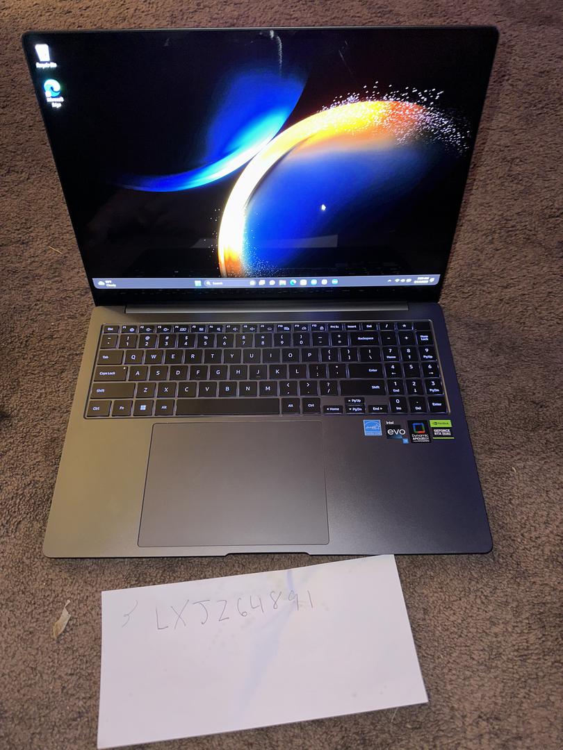 Samsung Galaxy Book3 Ultra 16", color Graphite