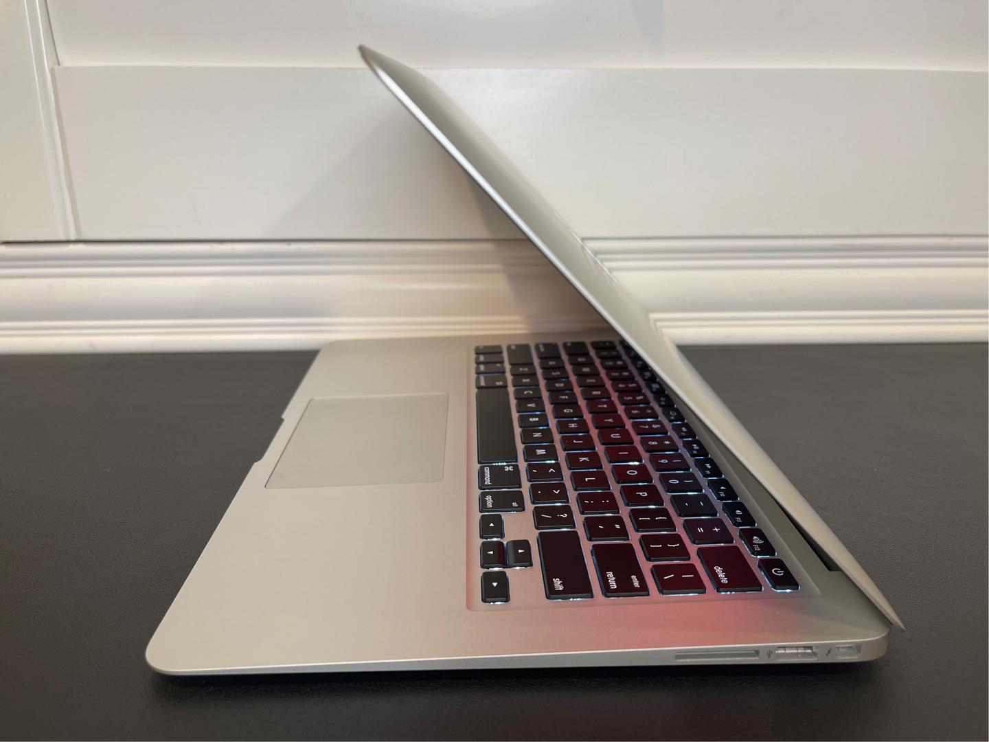 MacBook Air 2017 - 13 inch - Guide, Specs, Prices, and More
