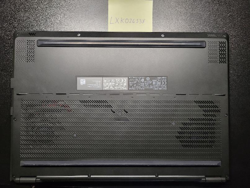 Asus ROG Zephyrus M16 (2022) GU603, color