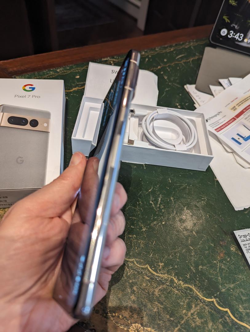 Google Pixel 7 Pro, color Hazel