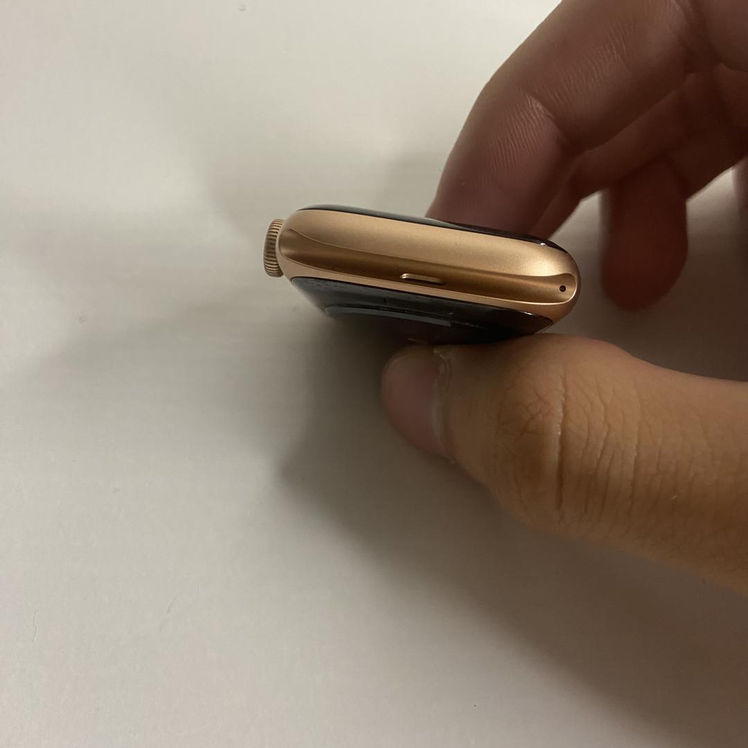 Apple Watch SE 1st Gen 44mm, color Gold