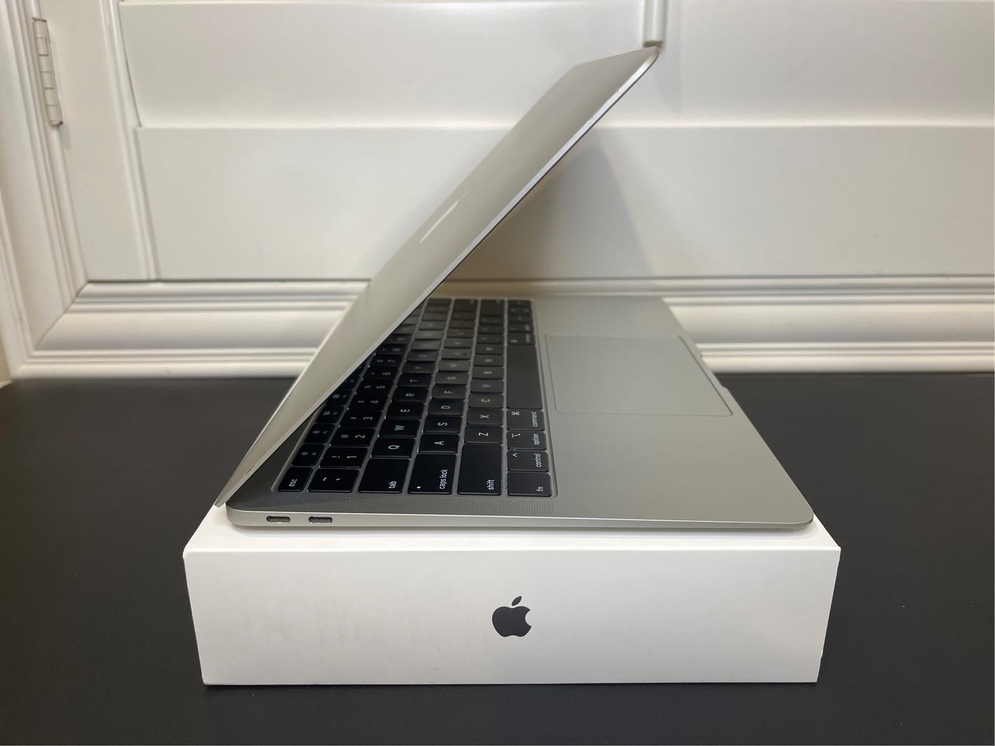 MacBook Air 2018 - 13 inch - Guide, Specs, Prices, and More