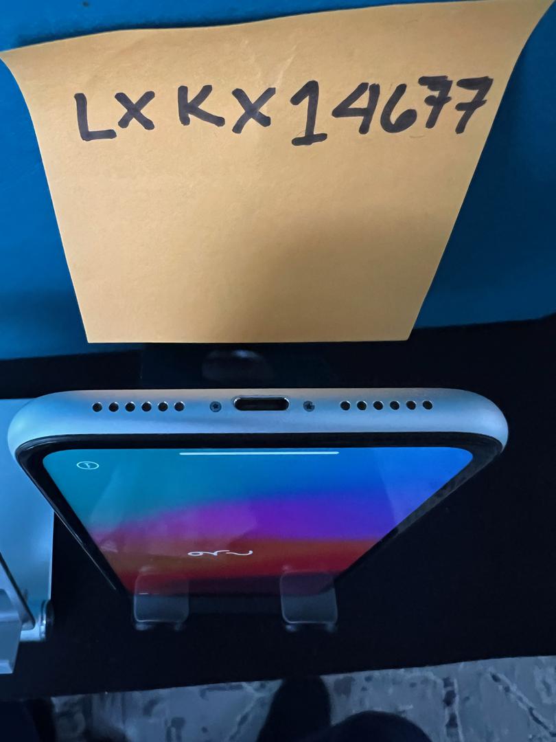 Apple iPhone Xr, color White
