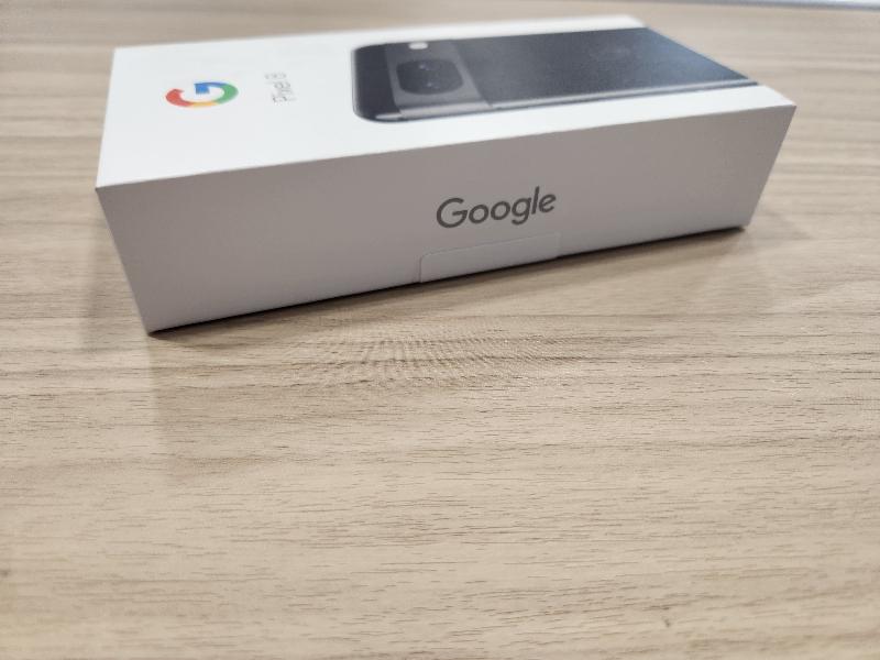 Google Pixel 8, color Obsidian