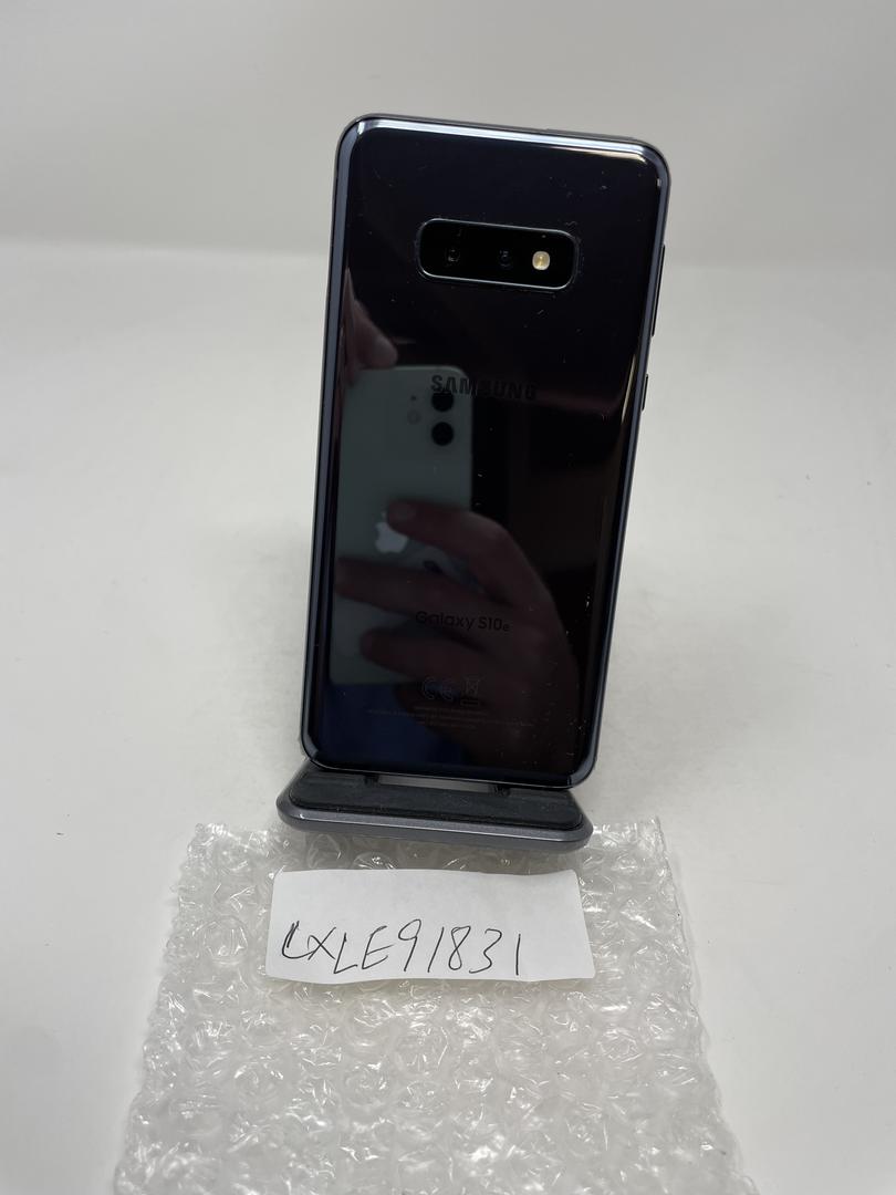 Samsung Galaxy S10e, color Black
