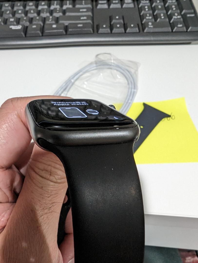 Apple Watch SE 1st Gen 44mm, color Gray