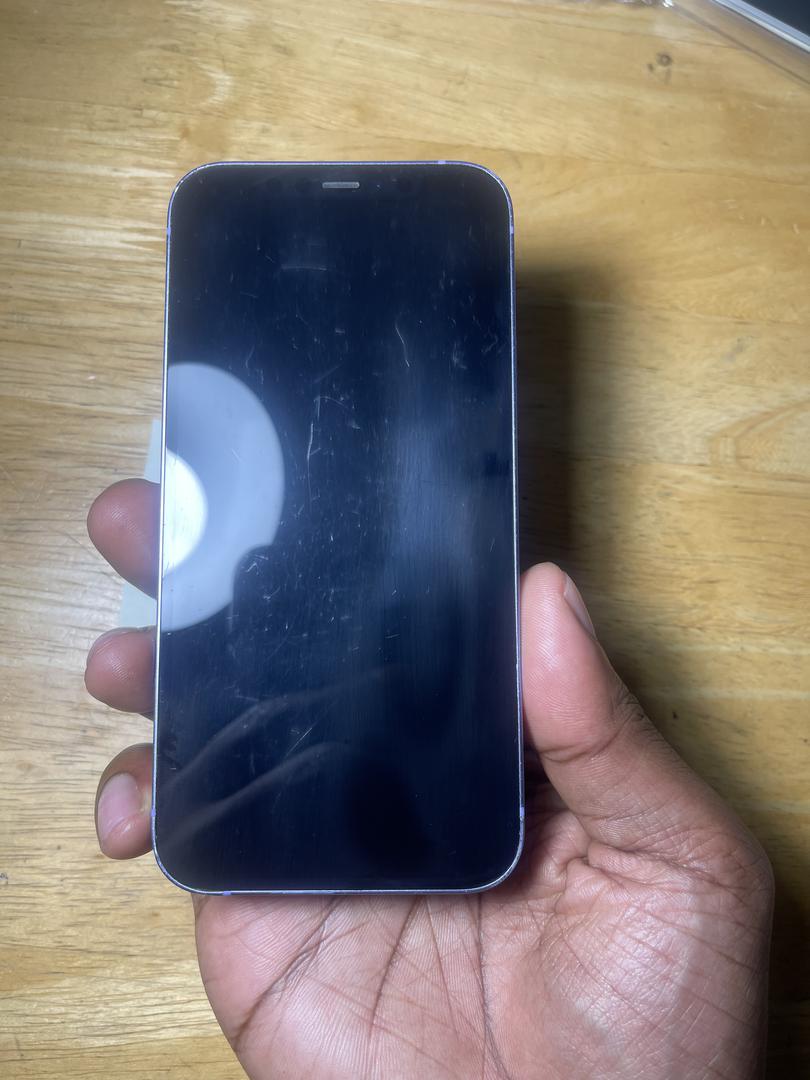 Apple iPhone 12, color Purple