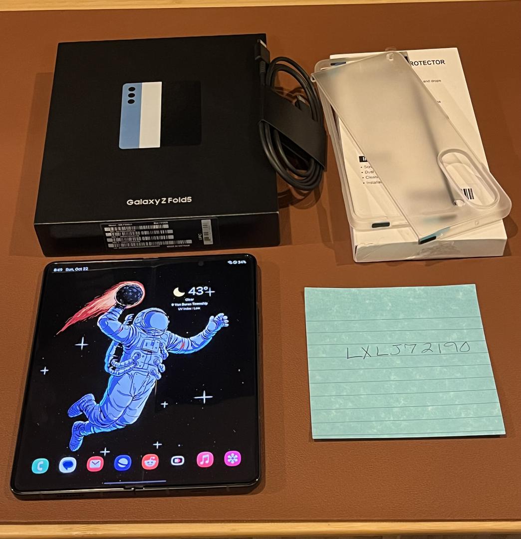 Samsung Galaxy Z Fold5, color Blue