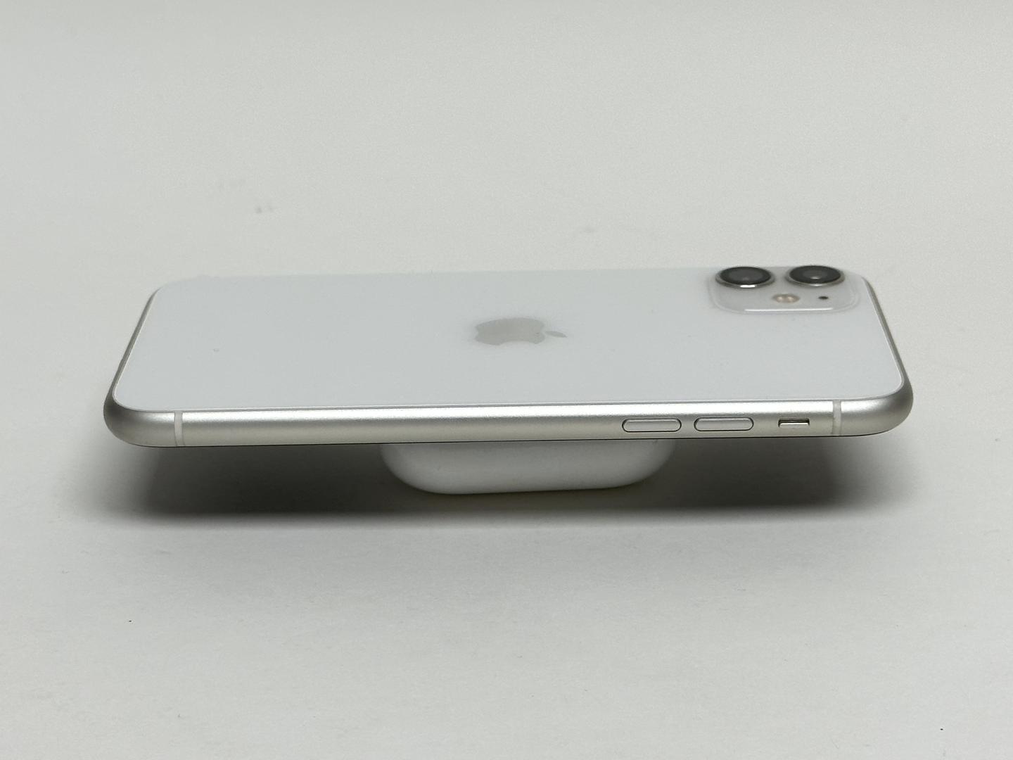 Apple iPhone 11, color White