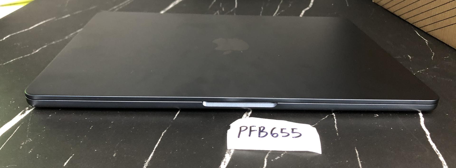 MacBook Air 2022 - 13", color Midnight