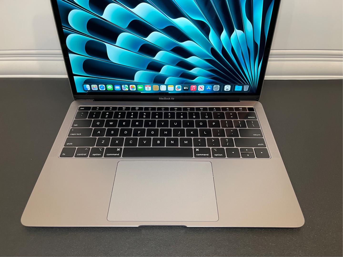 MacBook Air 2020 - 13", color Gray