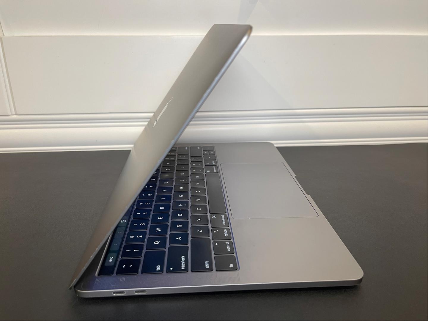 MacBook Pro 2018 (With Touch Bar) - 13", color Gray