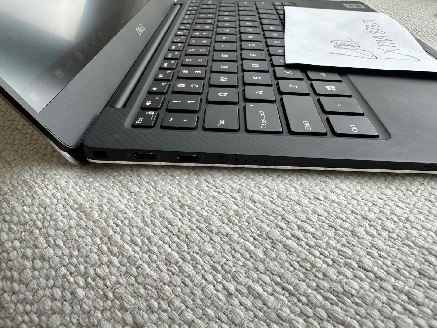 Dell XPS 13 7390 (2019), color