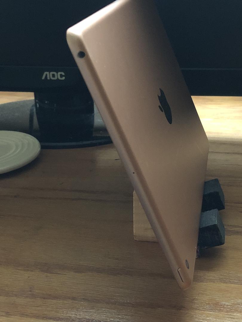 Apple iPad 7th Gen, color Gold
