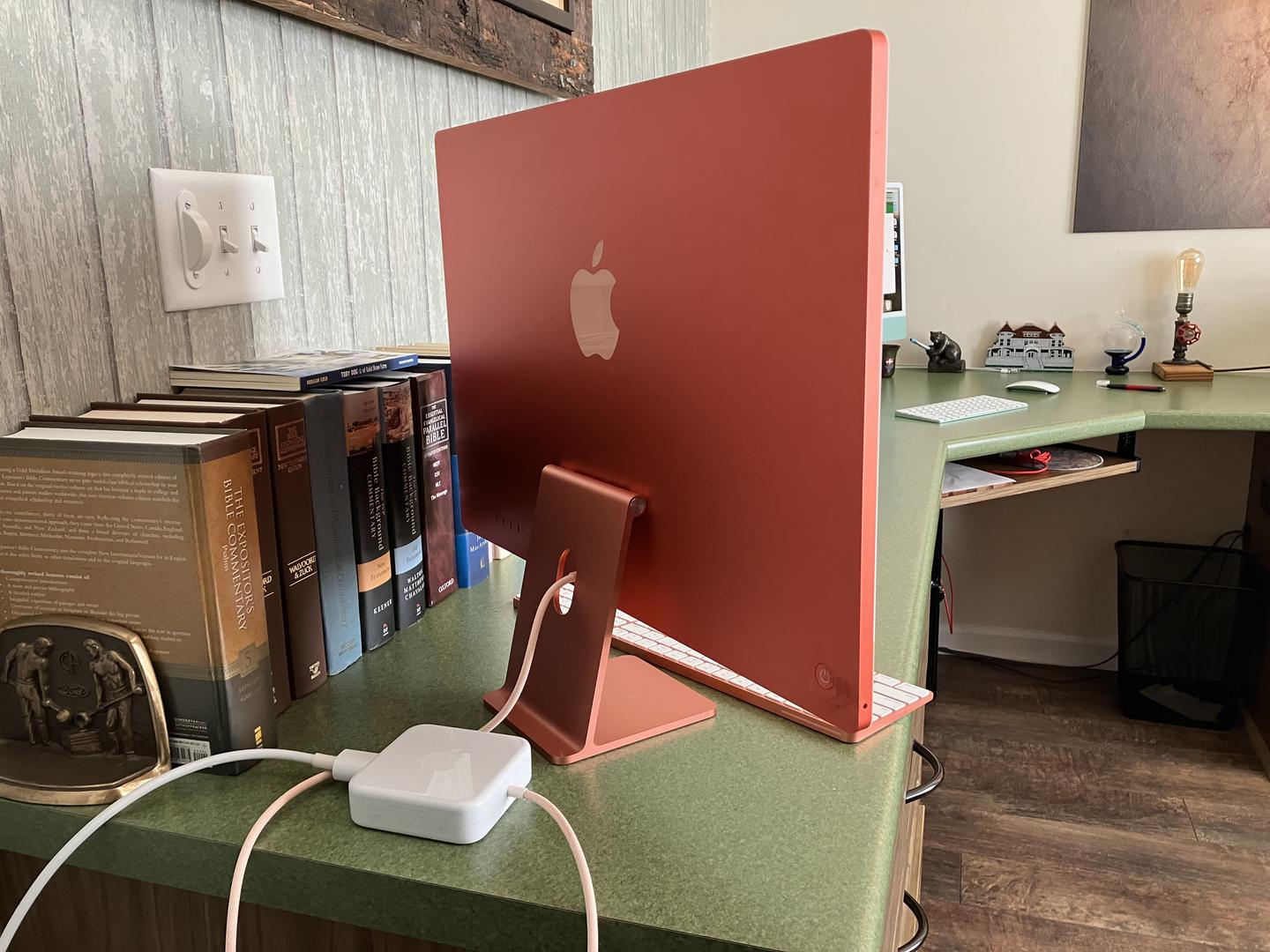 iMac M1 2021 16GB/256GB レッド 24インチ iMac M1 2021 review: the all-in-one for almost everyone