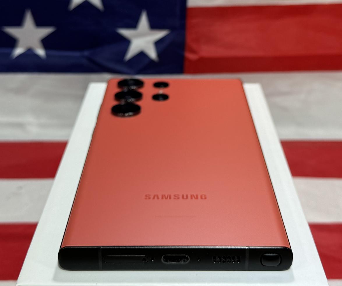 Samsung Galaxy S23 Ultra, color Red