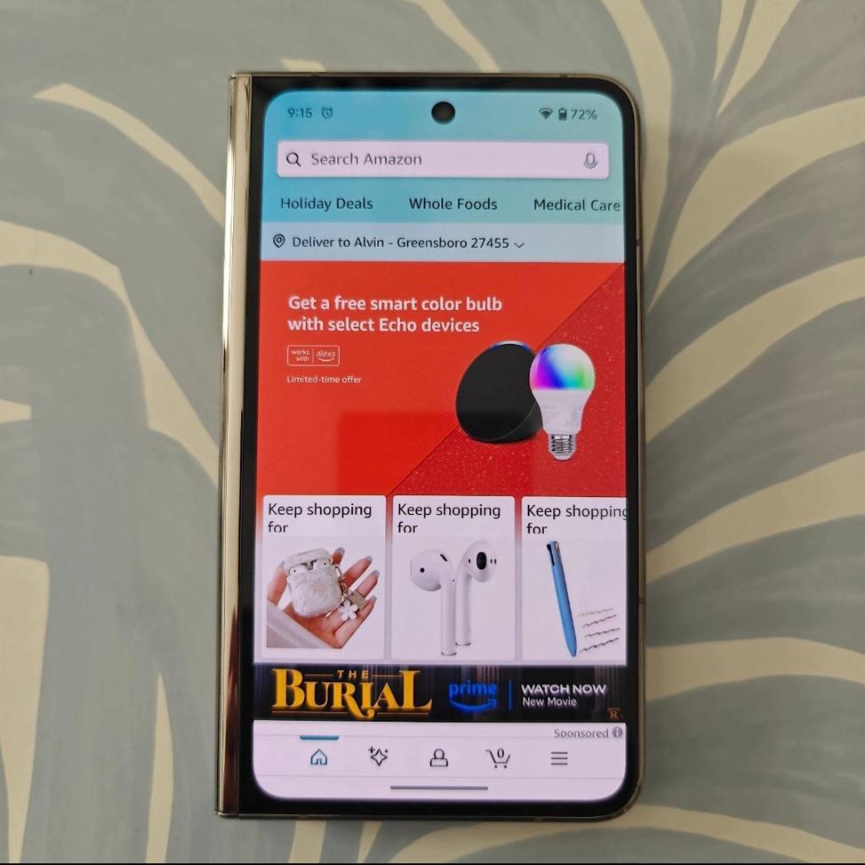 Google Pixel Fold, color Porcelain