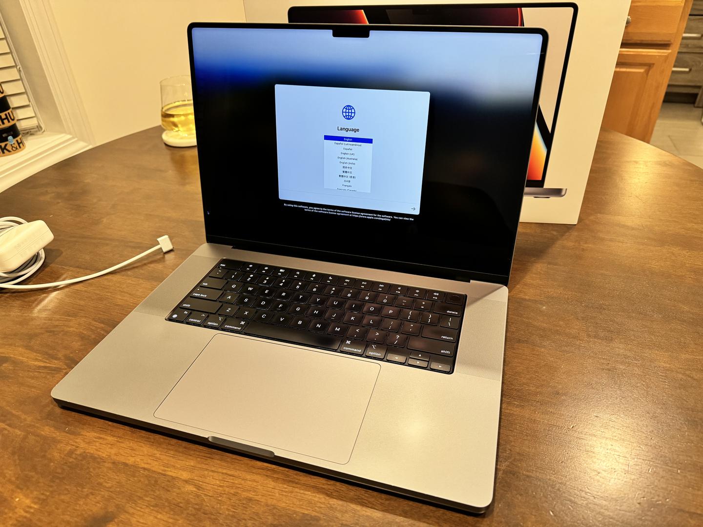 MacBook Pro 2021 - 16", color Gray