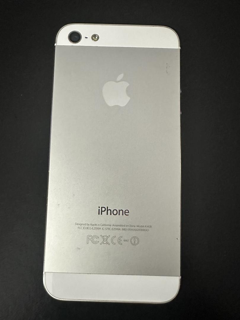 iPhone 5 White標本アートBlack Edition iPhone 5 Black vs iPhone 5 White (Should you buy the iPhone