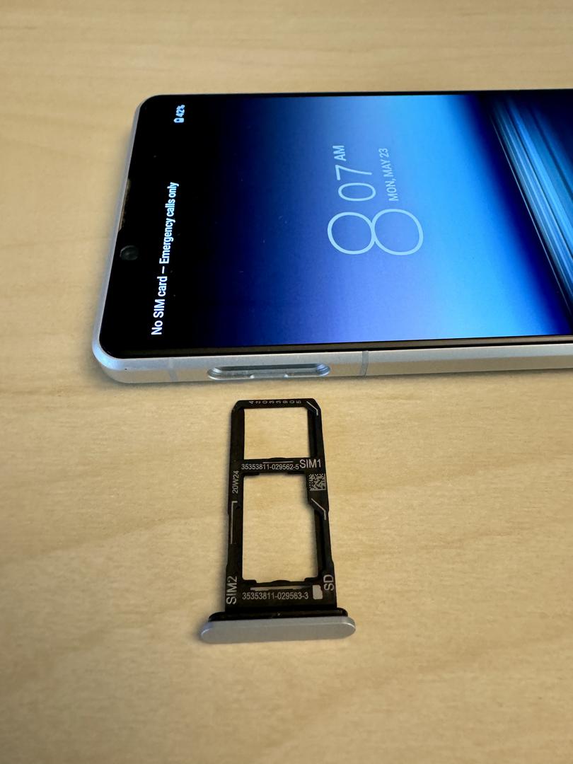 Sony Xperia 1 II, color White