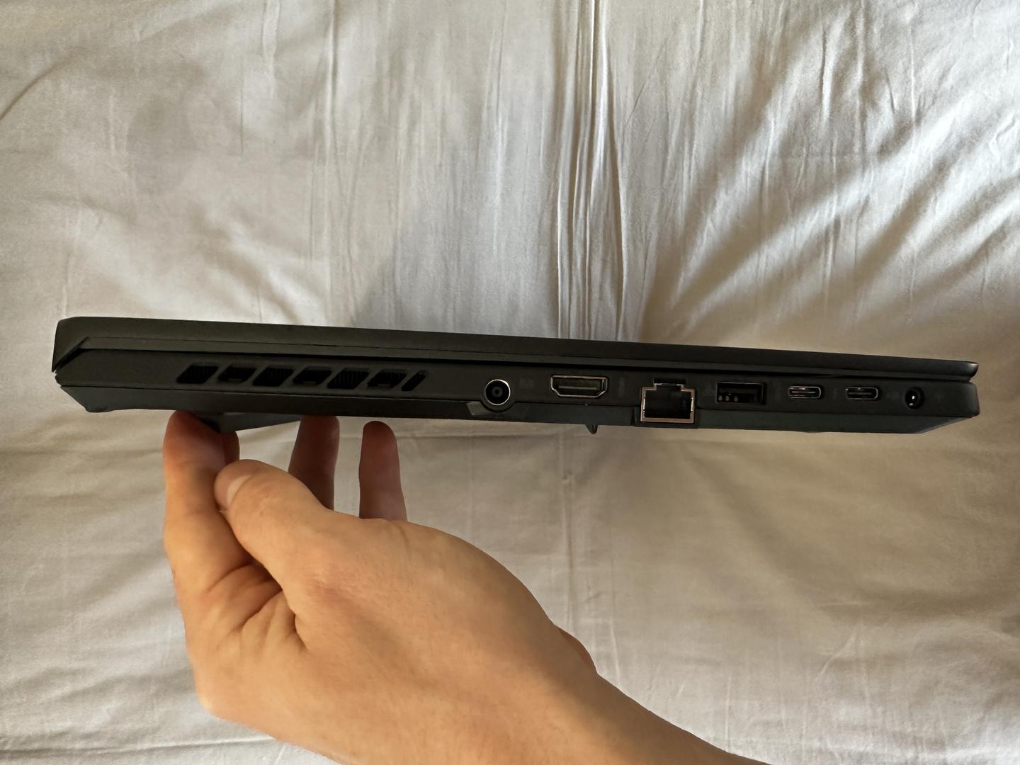 Asus ROG Zephyrus M16 (2022) GU603, color
