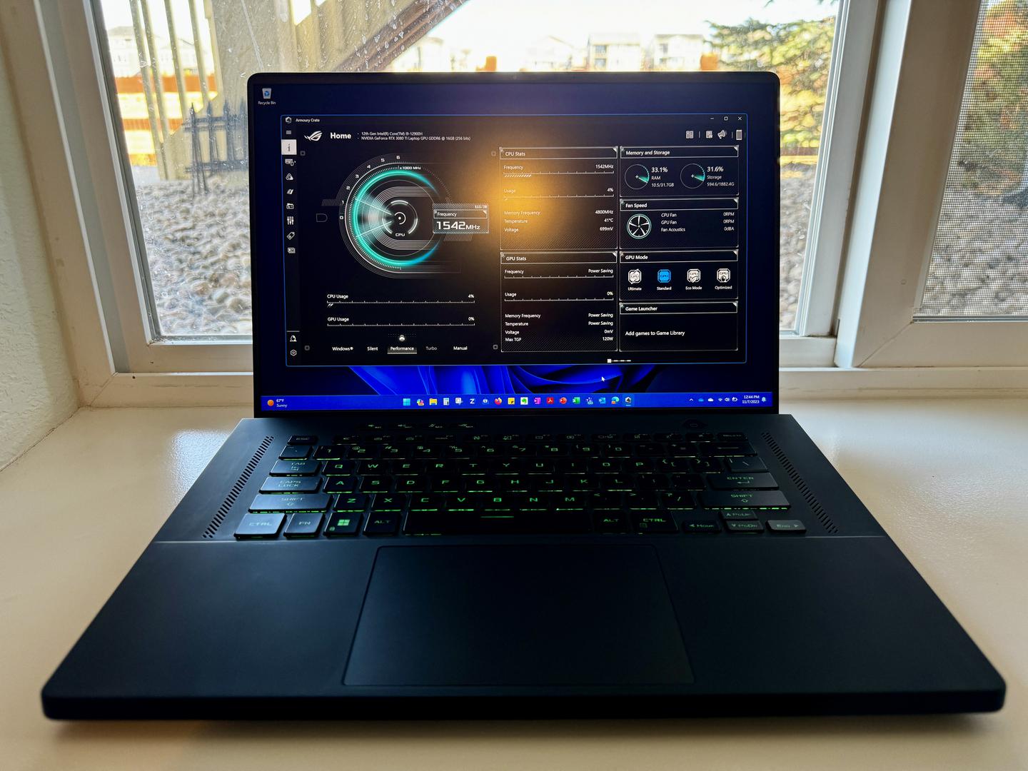 Asus ROG Zephyrus M16 (2022) GU603, color