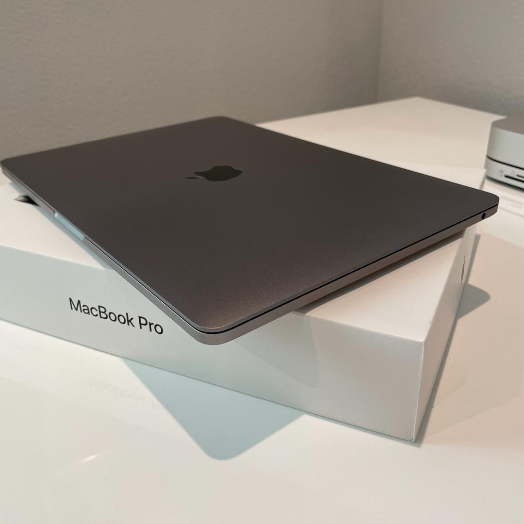 MacBook Pro 2016 (No Touch Bar) - 13", color Gray