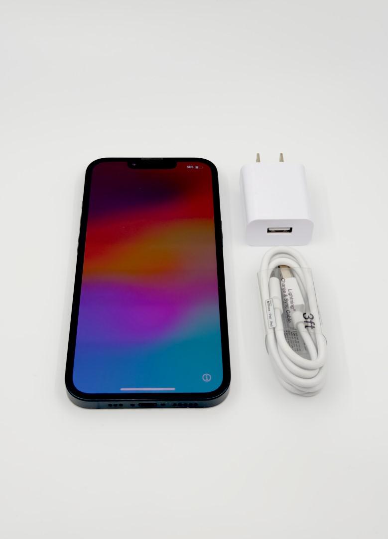 Apple iPhone 13, color Midnight